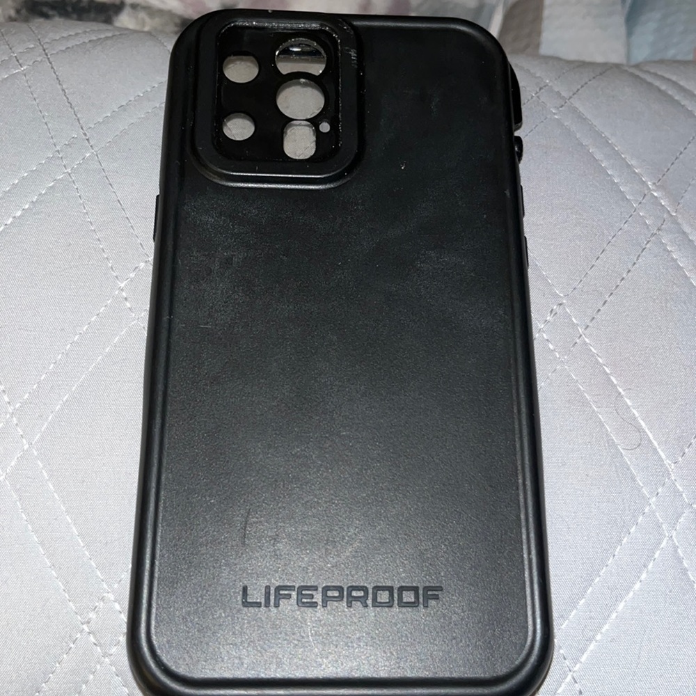 iPhone 12 Pro Max life proof case